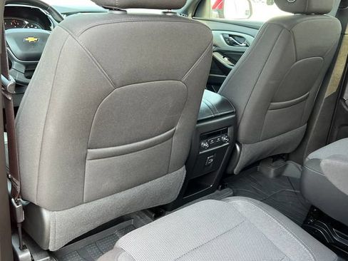 Used 2023 Chevrolet Traverse LT w/ Rear Camera Mirror Package AWD/4WD image 39