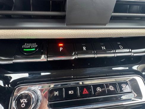 Used 2025 Lincoln Corsair AWD w/ Towing Package image 21