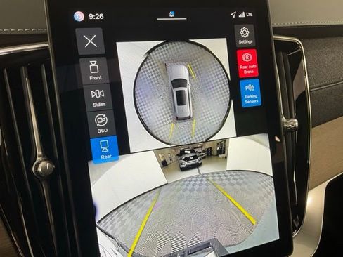 New 2026 Volvo XC90 B6 Plus w/ Protection Package Premier image 12