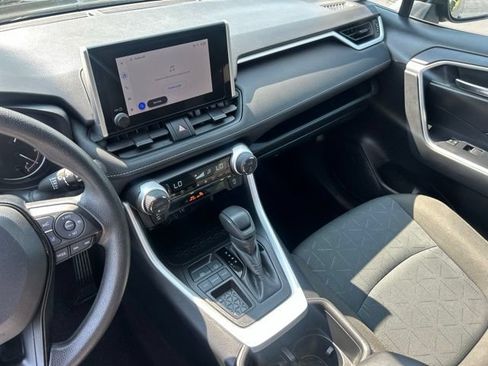 Used 2025 Toyota RAV4 XLE FWD image 32