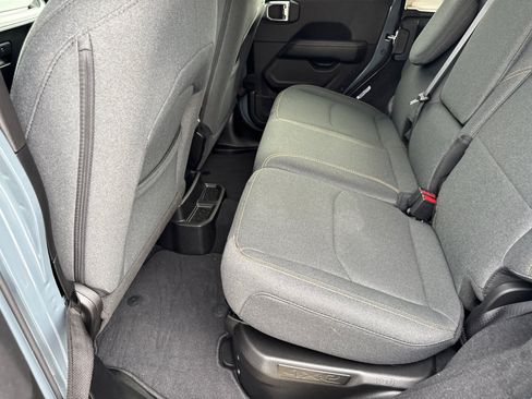 Used 2025 Jeep Wrangler Sahara image 21