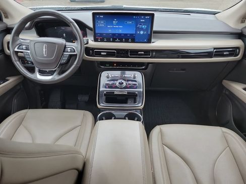 Used 2022 Lincoln Nautilus AWD w/ Premium Package image 11