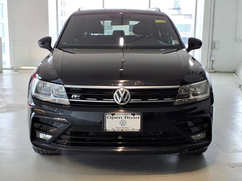 Used 2020 Volkswagen Tiguan SE R-Line AWD/4WD image 2