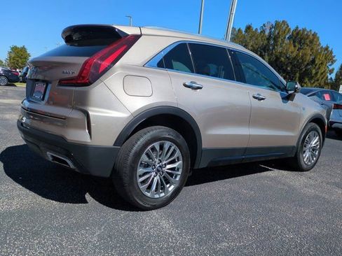 Used 2024 Cadillac XT4 Premium Luxury FWD image 5