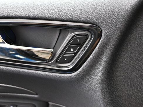 Used 2025 Dodge Durango GT AWD/4WD image 21