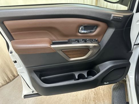 Certified 2021 Nissan Titan Platinum Reserve w/ Moonroof Package image 26