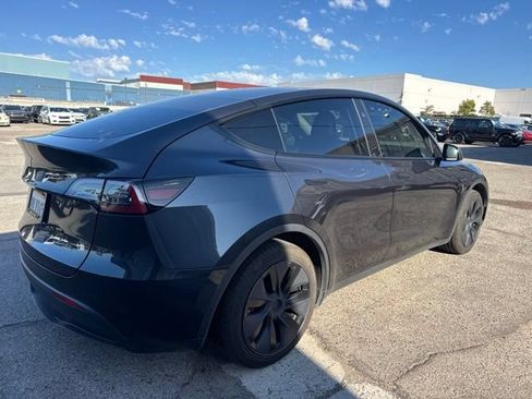 Used 2025 Tesla Model Y Long Range RWD image 5