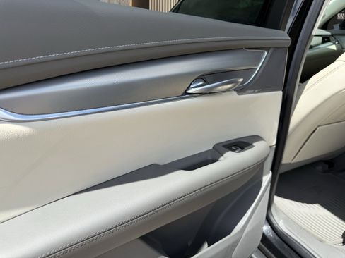 Used 2021 Cadillac XT5 Premium Luxury image 35