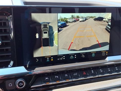 Used 2023 Chevrolet Silverado 1500 ZR2 w/ Technology Package AWD/4WD image 9