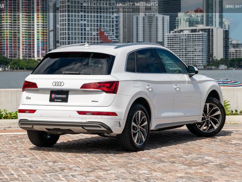 Used 2021 Audi Q5 2.0T Premium w/ Convenience Package image 4