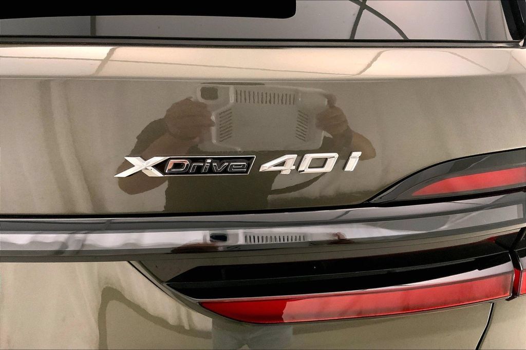 Used 2026 BMW X7 xDrive40i AWD/4WD image 30