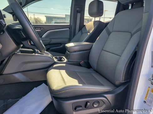 Used 2023 Chevrolet Colorado ZR2 w/ ZR2 Convenience Package III image 9