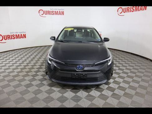 Used 2025 Toyota Corolla LE image 15