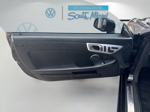 Used 2013 Mercedes-Benz SLK 250 image 18