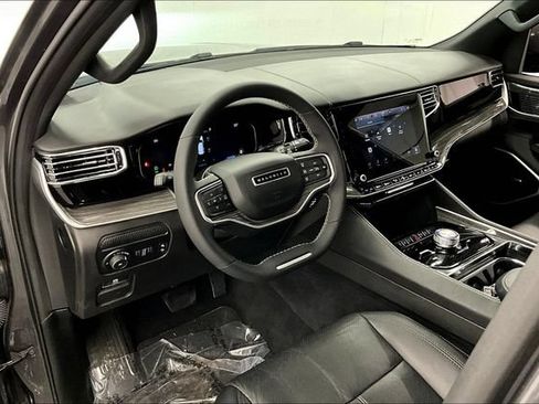 Used 2022 Jeep Wagoneer Series II AWD/4WD image 15