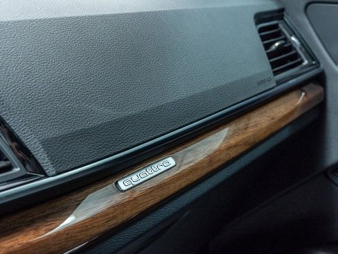 Used 2022 Audi Q5 2.0T Premium Plus image 24