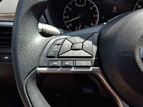 Used 2024 Nissan Altima 2.5 SV FWD image 22