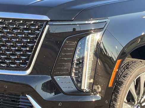 New 2026 Cadillac Escalade Luxury image 9