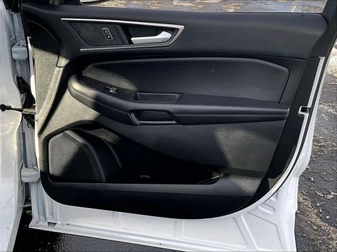 Used 2022 Ford Edge SEL image 12