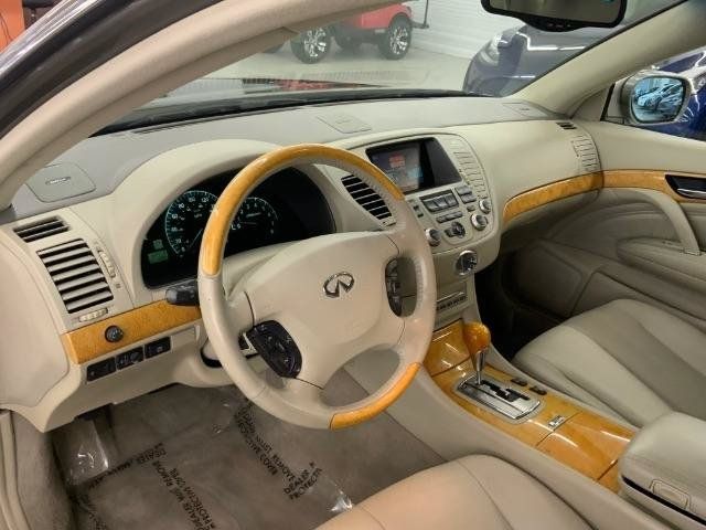 Used 2004 INFINITI Q45 Luxury RWD image 28