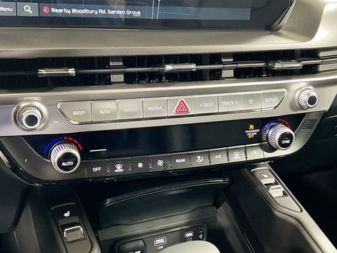 New 2025 Kia Telluride S image 16