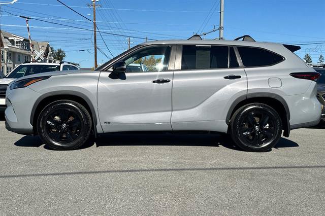 Used 2024 Toyota Highlander LE AWD/4WD image 6