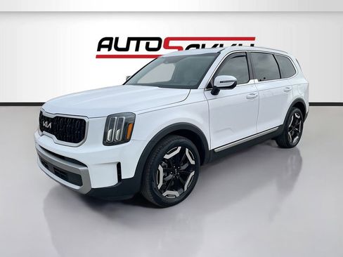 Used 2023 Kia Telluride EX w/ EX Captain's Chair Package FWD image 3
