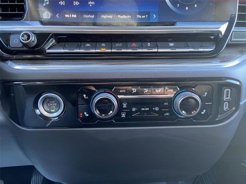 Used 2024 Chevrolet Silverado 1500 LT image 33