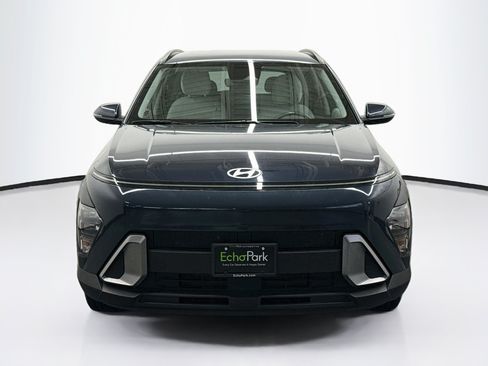Used 2025 Hyundai Kona SEL FWD image 2