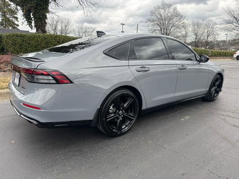 Used 2023 Honda Accord Sport image 5