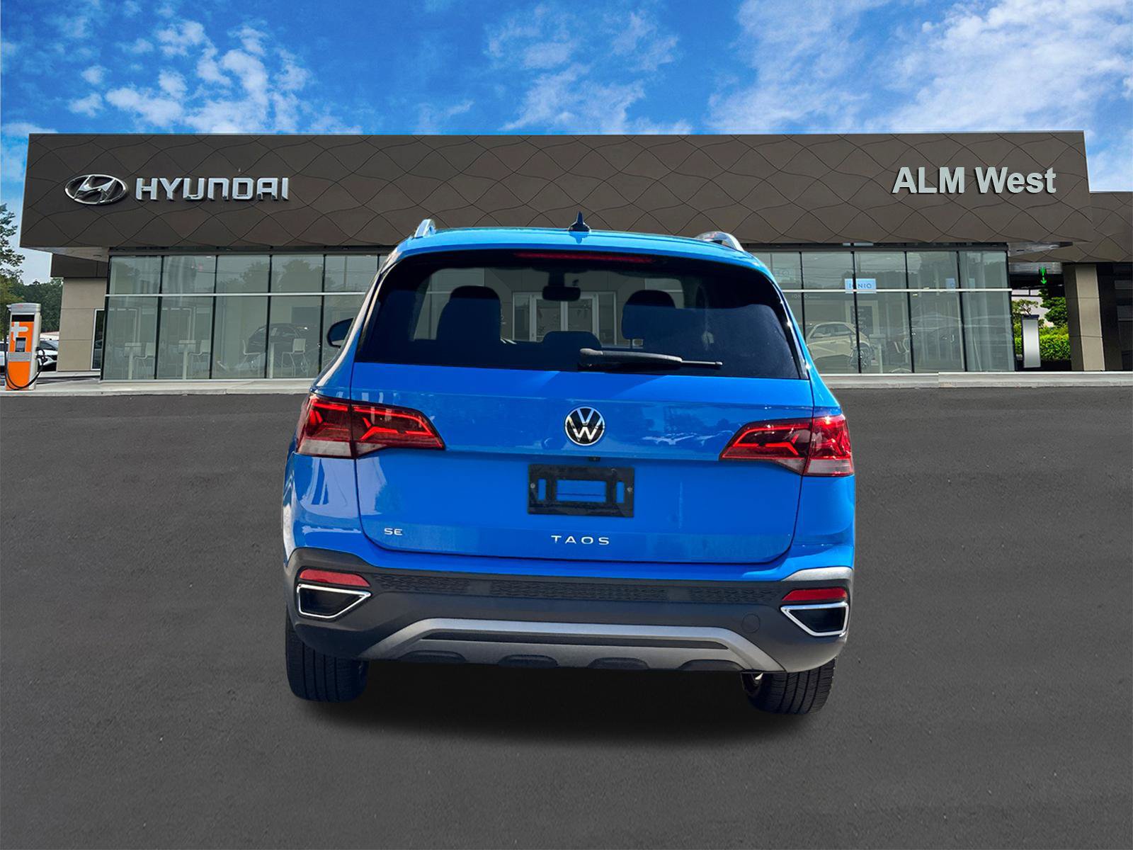 Used 2023 Volkswagen Taos SE FWD image 6