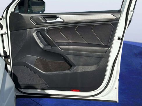 Used 2023 Volkswagen Tiguan SE R-Line image 18