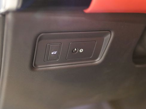 Used 2018 Land Rover Range Rover Sport HSE Dynamic image 20