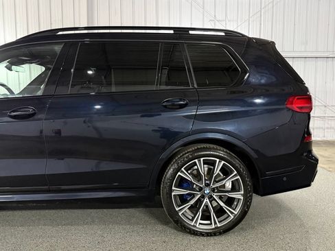 Used 2022 BMW X7 xDrive40i w/ M Sport Package AWD/4WD image 12