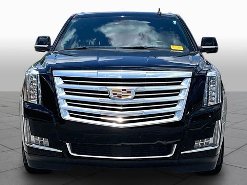 Used 2020 Cadillac Escalade Platinum RWD image 4