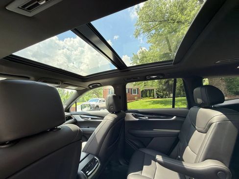 Used 2021 Cadillac XT6 Premium Luxury AWD/4WD image 28
