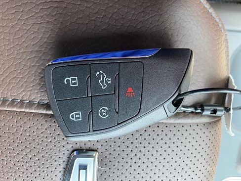 New 2025 GMC Sierra 2500 Denali w/ Denali Reserve Package image 24