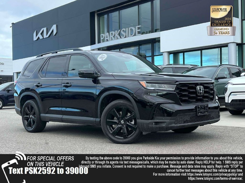 Used 2025 Honda Pilot Black Edition image 1