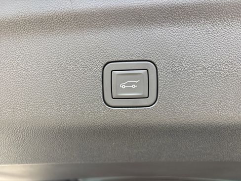 New 2026 Chevrolet Tahoe High Country AWD/4WD image 22
