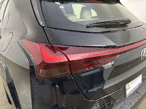 New 2025 Lexus UX 300h AWD w/ Cold Area Package image 31