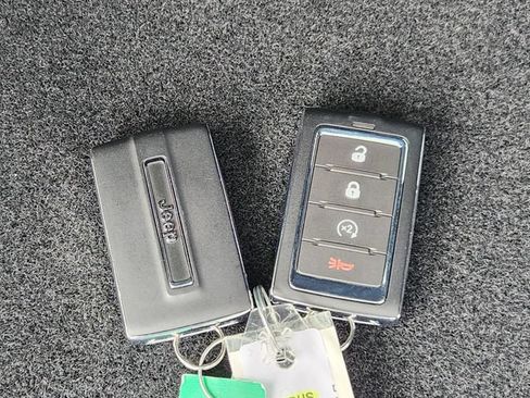 Used 2026 Jeep Cherokee Laredo AWD/4WD image 33
