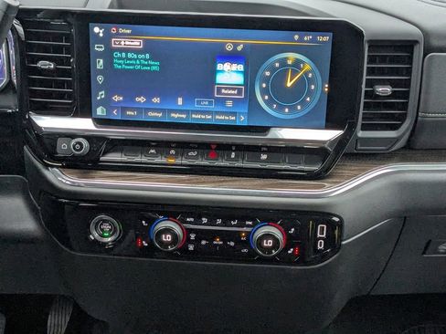 Used 2024 Chevrolet Silverado 1500 LT image 18