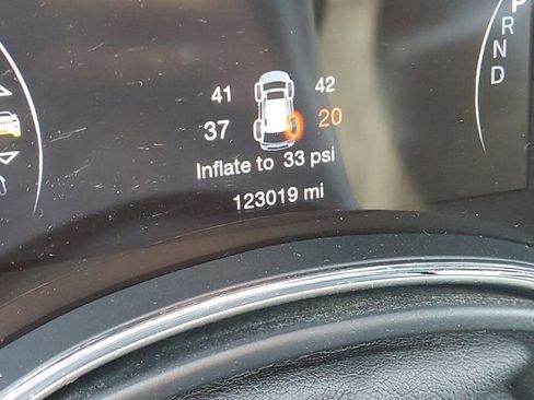 Used 2018 Jeep Grand Cherokee Laredo AWD/4WD image 10