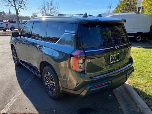Used 2025 Nissan Armada Platinum image 32