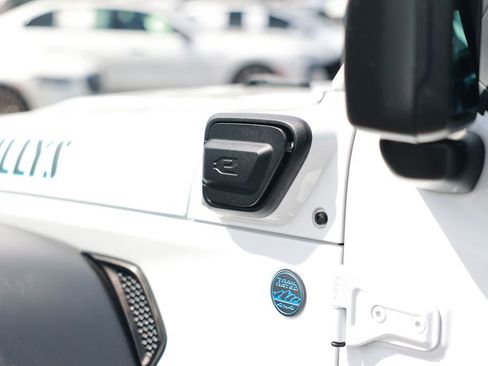 Used 2023 Jeep Wrangler Unlimited AWD/4WD image 15