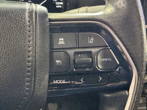 Used 2022 Toyota Tundra SR5 w/ SR5 Convenience Package AWD/4WD image 24