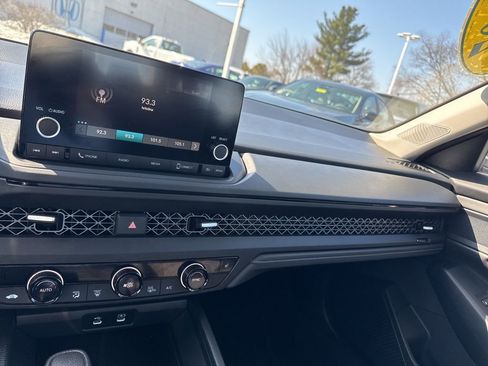 Used 2025 Honda Accord SE image 24