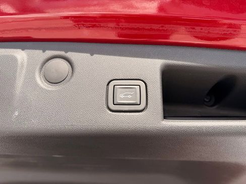 Used 2023 Chevrolet Equinox RS image 32