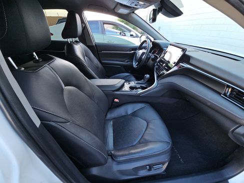 Used 2021 Toyota Camry XSE image 8