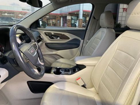 Used 2022 GMC Terrain Denali w/ Denali Premium Package image 8